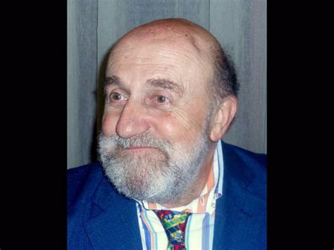 Nato a roma il 19 agosto del 1936, gianfranco d'angelo debutta in teatro come attore nel 1963 con i teleselettivi. Enrico Beruschi: età, altezza, moglie, figli e vita privata