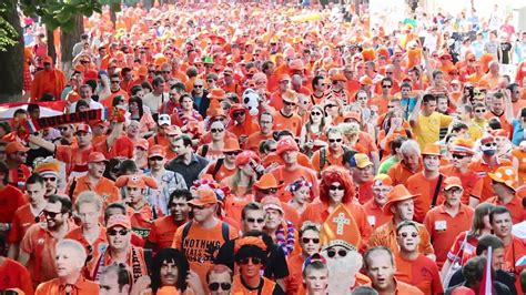 Veiling kaarten nederlands elftal ek 2012. Oranjemars voor Nederland-Denemarken (EK 2012 in Charkov ...