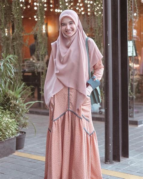 36,187 likes · 47 talking about this. 15+ Trend Terbaru Koleksi Gamis Zaskia Sungkar - The ...