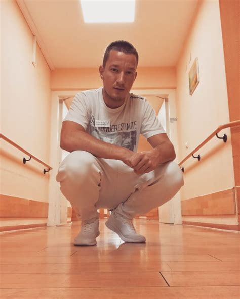 Die pflegerische problemlösung ist dabei das ziel. Vom Pflegeheim auf die Bühne - wie aus Dustin Struwe „Dena Musik" wurde - Korian Karriere