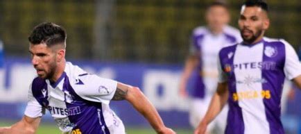 Fotbal club argeș pitești, cunoscut sub numele de fc argeș sau argeș pitești, este un club profesionist de fotbal din românia cu sediul în pitești, județul argeș, ce evoluează în prezent în liga i. Fc Arges Stadion / Epitesti Ro Mega Stadion Mult AÈ™teptat ...