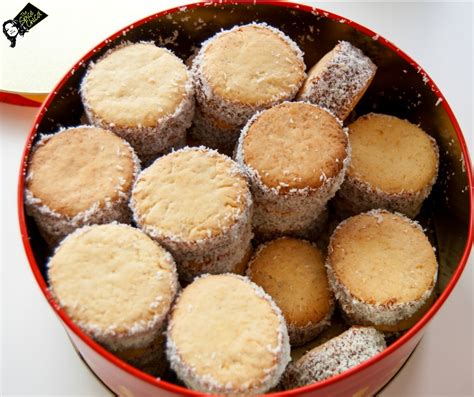 Canada cornstarch (recipe from back of the box), 1 (419g). Cornstarch Shortbread Cookies / cornstarch recipes shortbread cookies / Thaw covered, in ...