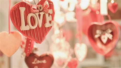 heart-with-love-word-in-blur-background-hd-valentine-s-day-wallpapers