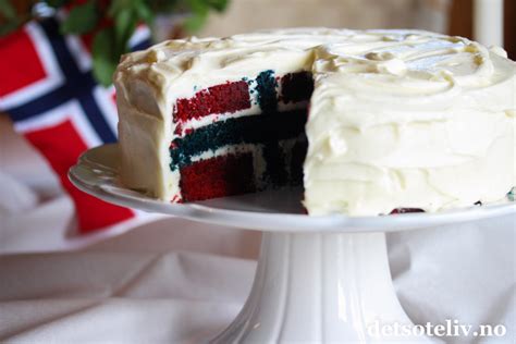 Skal noe feires bør det feires med kake! Flaggkake til 17. mai | Det søte liv