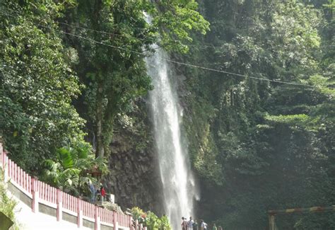 This is a story of places and activity that you will do when you take a package trip to bukittinggi & padang, indonesia. Places to Visit at Bukit Tinggi, Padang Indonesia