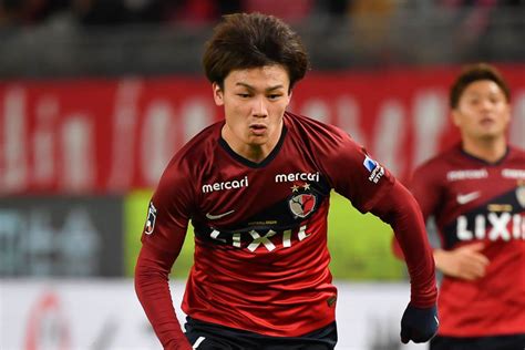 日本代表 fw 上田 綺世(ueda ayase)選手の名鑑ページです。 身長、体重や生年月日、所属クラブ経歴などのプロフィール情報や、日本代表でのfifa開催大会出場歴や出場試合のデータを随時更新しお届けします。 森保監督、U-23日本代表"エース候補"FW上田綺世を高評価 ...