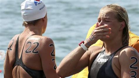 Sharon van rouwendaal did not succeed in prolonging her olympic title in the 10 kilometers open water on wednesday, but that did not in the least lead to disappointment with the dutch. Rio Olympics 2016: Sharon van Rouwendaal wins women's open ...