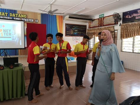 Sekolah menengah kebangsaan seksyen 19, shah alam, selangor. 12 Apr 2019 - SMK Seksyen 18, Shah Alam 7 | cof | Penumbra ...