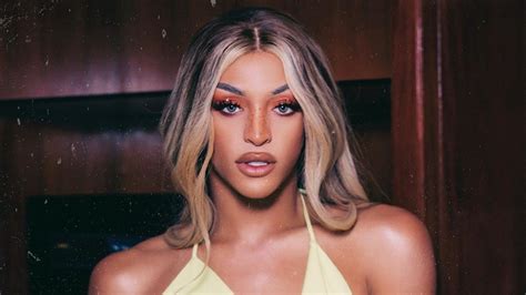 On the cover of her new album 111, brazilian pop star pabllo vittar is a goddess of multiplicity. Após boicote em rádios, Pabllo Vittar é censurada no ...