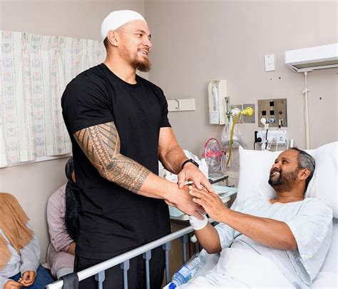 He is only the second player after karl donald ifwersen to play for new zealand in rugby in 2009, williams converted to islam during his stay in france. Sonny Bill Williams 'shows the beauty of Islam' with ...