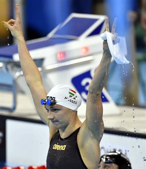 Az első olyan versenyző, aki egy időben tartotta a világcsúcsot mind az öt vegyesúszó számban (200 m, 400 m, rövid pályán: Hosszú Katinka olimpiai bajnok 100 háton is! | Olimpia2016