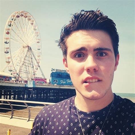 Alfie deyes was born on september 17, 1993 in enfield, london, england. Alfie Deyes | Alfie deyes, Youtubers, Best youtubers