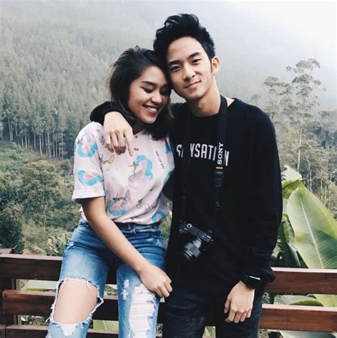 12 gaya foto studio kekinian bareng sahabat yang hits dan seru abis 25 jan 2019. Gaya Foto Bareng Pacar Kekinian - gaya selfie kekinian