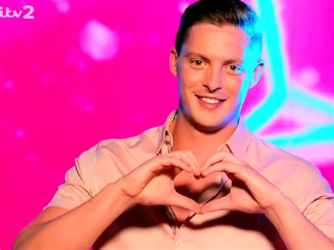 Love island alex beattie interview itv gala 2017 subscribe to red carpet news: Love Island's first challenge was clear enough: Keep away ...