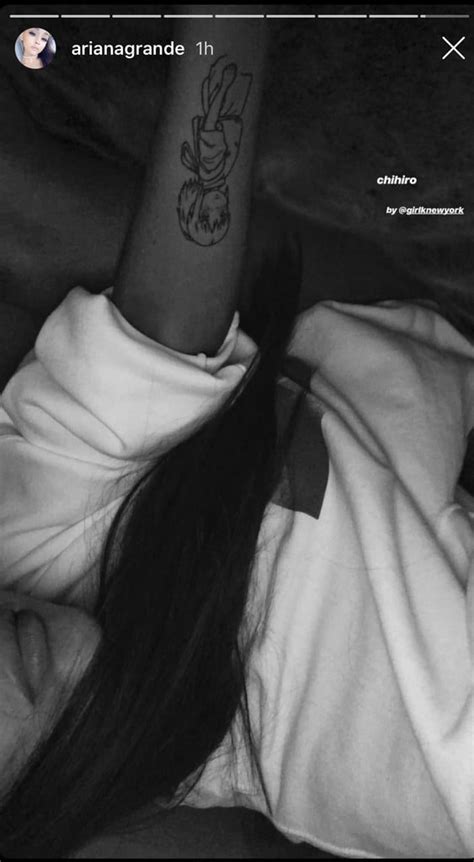 This is ariana's first tattoo, which she got in 2012 at the age of 18. У Арианы Гранде новое тату (и оно посвящено не Питу ...