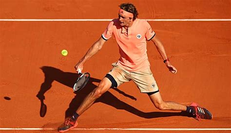 Djokovic wurde viermal in folge gebreakt und gab oh wie das mich freut, dass der arrogante serbische tennisspieler heute im halbfinal verloren hat! French Open heute live im TV und im Livestream: Zverev ...