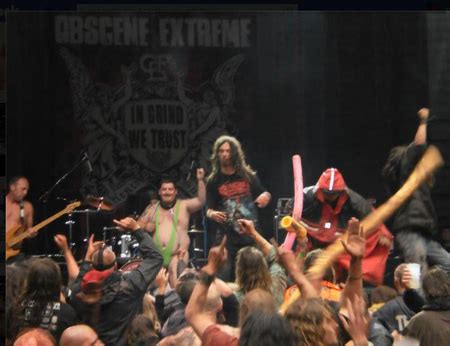 O foco musical é em grupos de gêneros punk, crustcore, grindcore e death metal. viharock.hu - Koncertbeszámoló - Obscene Extreme @Trutnov ...