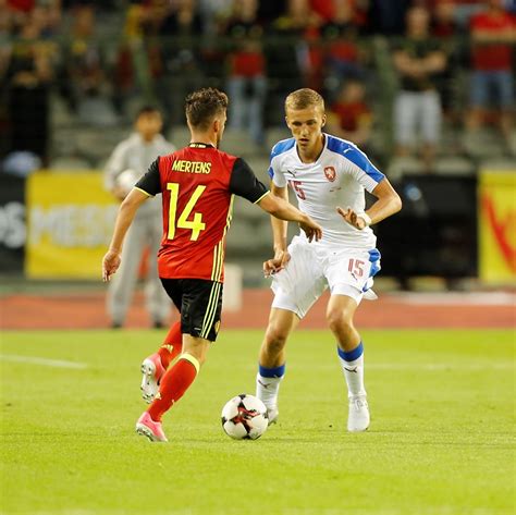 Soucek fifa 21 is 25 years old and has 3* skills and 3* weakfoot. Tomáš Souček: „Bayern? Řeším jenom West Ham!" | Gól.cz