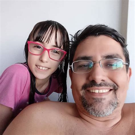 E eu desconfio que confio mais nele do que um frade confia em deus. Sem filtro. Pai e filha de . | Pai e filho, Filha, Pai