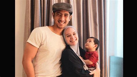 Arya saloka dan putri anne kedatangan orang tua & adik kandung arya dari bal. Perut Istri Arya Saloka Bikin Salfok & Ramai Dikira Hamil ...