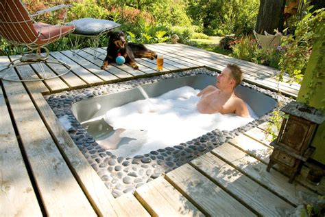 Here are 73 ideas that you can use for your own pond around the world in 33 perfectly perched bathtubs. Backyard Baths (With images) | Outdoor bathtub, Outdoor ...