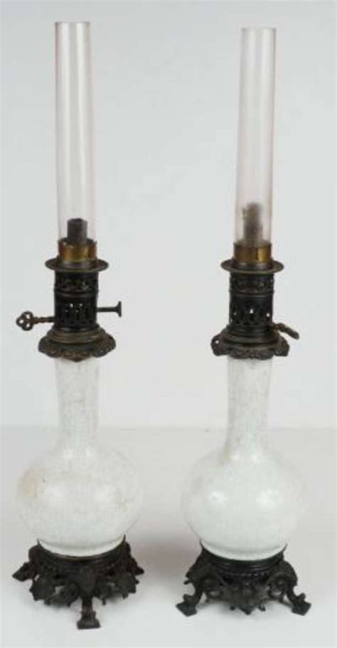 La technique n'est pas neuve mais semble faire des adeptes vu la hausse du prix du diesel de roulage. Klw/H Petrole Lampant - LAMPE A PETROLE FAÏENCE DE CHOISY LE ROI H. B. signée ... / Piękna lampa ...
