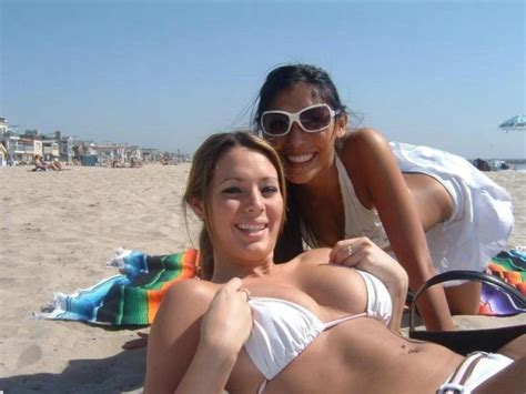 I lost my mother when i was young, she left me and my dad to live together with each other. College GF With Jiggly boobs - Picture | eBaum's World