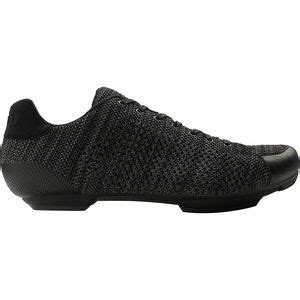 The republic r knit offers undeniable style with our new engineered xnetic knit upper, which was developed for the specific needs of a cyclist. Men's Road Bike Shoes | Competitive Cyclist