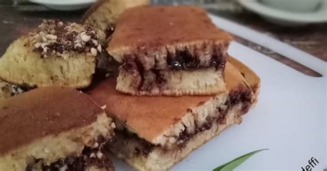 Bahan topping martabak panaskan teflon diatas kompor dan nyalakan api yang kecil. Resep Martabak Manis Teflon Fermipan Takaran Sendok ...