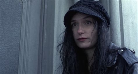 Der berüchtigte mörder sirius black ist trotz strenger bewachung aus dem gefängnis askaban geflohen. Mike Leighs Naked - Dec Hot Teen Kissing
