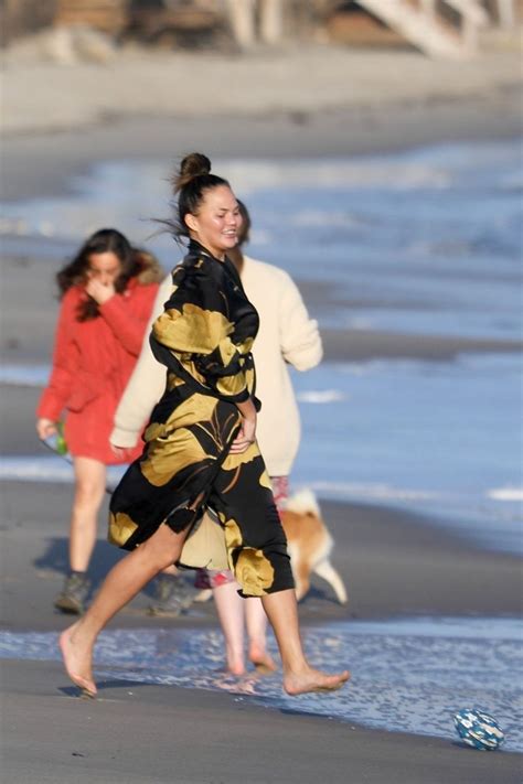 The cookbook author and tv show host is known for creating delicious meals, sharing pics of her adorable family with husband john legend and having the best comebacks to internet trolls on social media. Chrissy Teigen Enjoys a Beach Day in Malibu Amid All Coronavirus Chaos (47 Photos) | #TheFappening