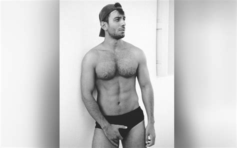 Watch julian's hot boyfriend ryan! Jwan Yosef Photos: 22 Hot Photos Of Ricky Martin's New ...