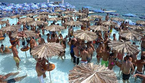 Montenegro, auch „perle des mittelmeers genannt, zählt in diesem jahr zu den beliebtesten sommerferienzielen in ohne zweifel ist der mogren strand einer der besten montenegro strände. Montenegro beaches - Letsgotomontenegro