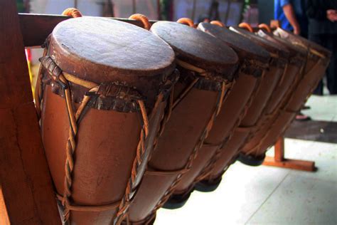 Gambar alat musik tradisional batak oloan. 40+ Contoh Alat Musik Tradisional Sumatera & Cara ...