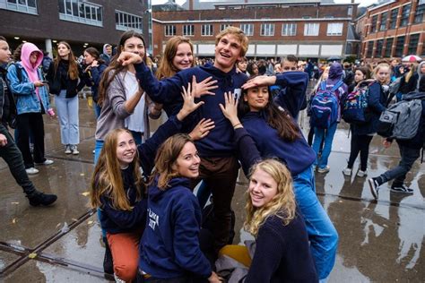 Updates 2020 financial guidance read more. 'Saved by the bell' op speelplaats Sint-Jozef Instituut ...