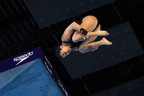 He was executing flips off his father's shoulder when the local diving coach noticed him and asked him if he wanted to take lessons. Un nouveau duo qui fait bonne figure au 10 m synchro mixte ...