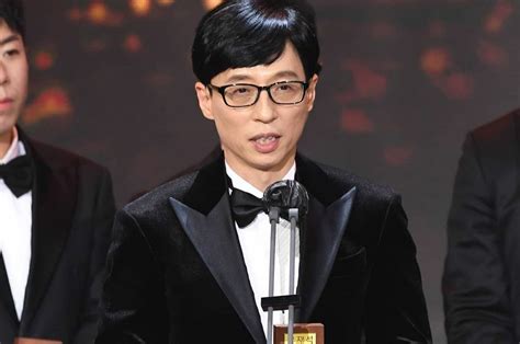 He has hosted several variety television shows in south korea, incl. Yoo Jae Suk Membuka 2021 dengan Puncaki Daftar Bintang ...