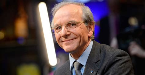 He was a member of the french national consultative ethics committee from 1992 to 2004 and worked in gene therapy. Axel Kahn, Président de la Ligue contre le cancer : les cancers et les controverses - COMITE DU ...