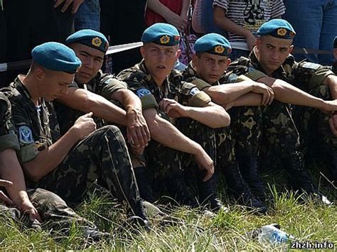 Воїни у блакитних беретах відмічають своє свято широко, а ті з них, хто сповідують себе православними, не без гордості згадують. СЬОГОДНІ - ДЕНЬ ДЕСАНТНИХ ВІЙСЬК | Історична правда