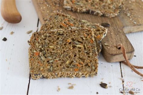 Der kuchen ist alles andere als ein klassiker; Rezept für ein saftiges Dinkel-Möhren-Vollkornbrot. Mit ...