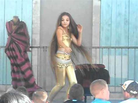 She became a model in many music video and acted in many plays. Rana Suzana Danca - Dancando by spencet7662 - dailymotion ...