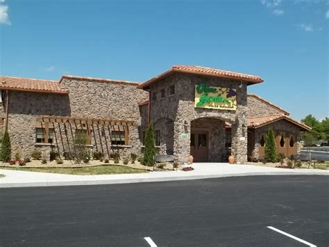 The dining room was warm and comfortable. Olive Garden Bristol VA - RTC General Contractors