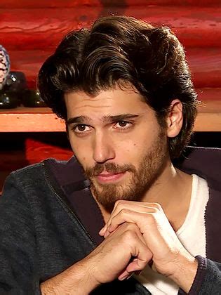 Can yaman visita españa y desvela sus futuros proyectos y cómo es su trato con los fans.mp3. Can Yaman ديانة : / Can yaman also took acting lessons ...