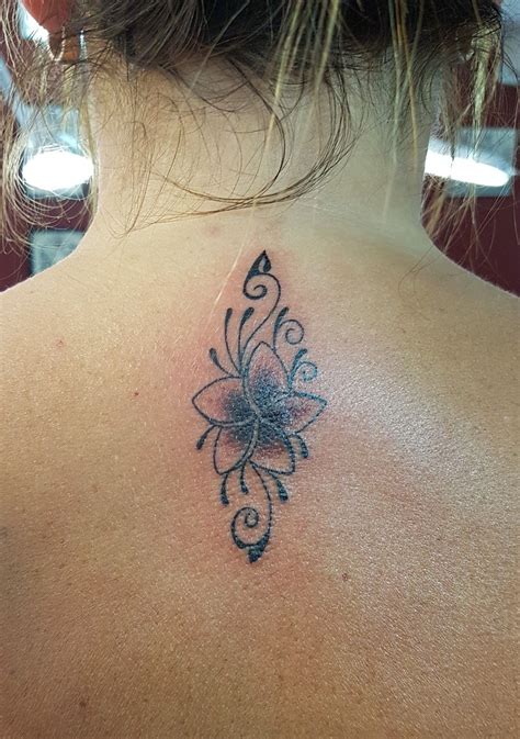 Typisches design der kleine lotusblume in einem typischen viertel von tätowierungen: Pin von Heike auf Tattoos | Tattoos, Ideas und Ink