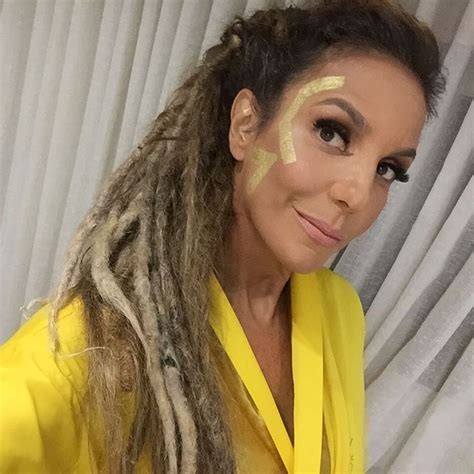 Alcançou sucesso ainda como vocalista da banda eva , vendendo mais de 4 milhões de discos, e chegando a fazer cerca de trinta shows por mês. Ivete Sangalo tem a 1ª, 2ª e 3ª fotos mais curtidas do ...