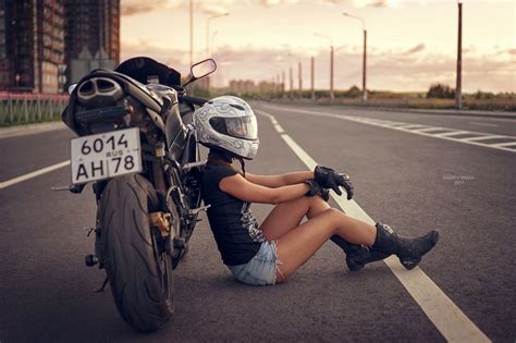 Las motos actualmente es el medio de transporte más práctico de todos los tiempos. Fondos de pantalla : mujer, modelo, Kadiev Ismail, Mujeres ...