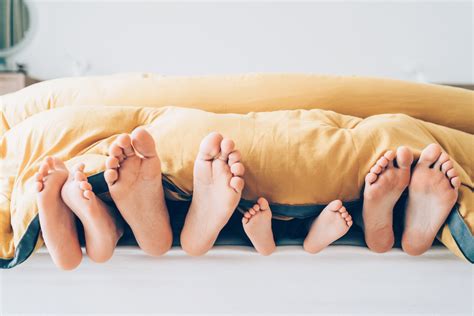 Pro und Contra Familienbett: Wann gemeinsames Schlafen ...