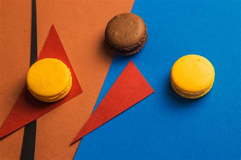 It is a straight bar (¯) placed above a letter, usually a vowel. Nola Macrons on Behance