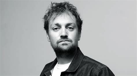 He is known for his work on koning van katoren (2012), divorce. De gewoontes van singer-songwriter Tim Knol