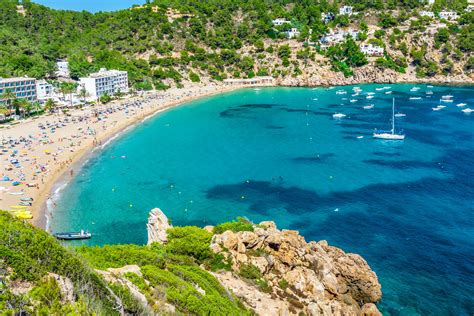 Confrontos entre grupos rivais fazem um ferido na praia da conceição em cascais. 3 praias maravilhosas para visitar na Espanha - Caia no Mundo